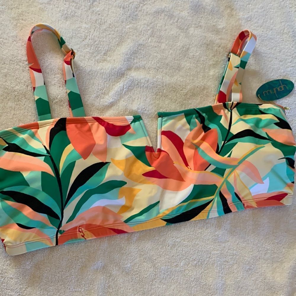mynah tropical print bikini top with adjustable straps Size 24W NWT